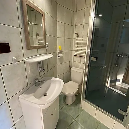 Goscinne Pod Jaworem - Obok Pieknego Szlaku Wzdluz Rzeki Bialka, 1km Do Stokow Kotelnica 3*