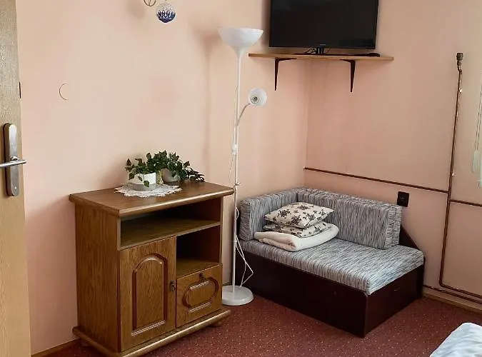 Bed & Breakfast Goscinne Pod Jaworem - Obok Pieknego Szlaku Wzdluz Rzeki Bialka, 1km Do Stokow Kotelnica